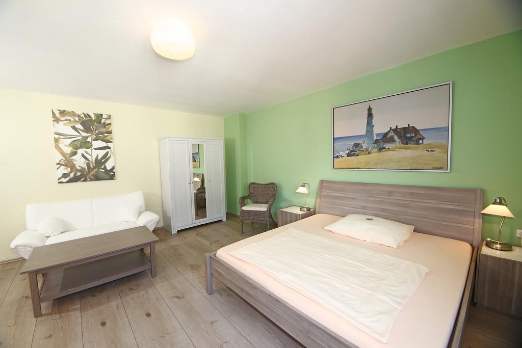 Stadthotel Juelich - Hotelwohnungen Екстер'єр фото
